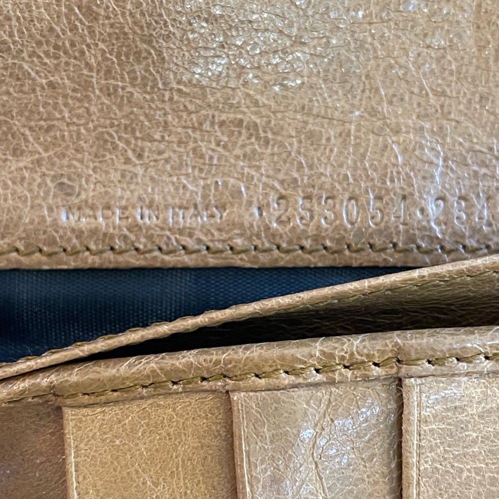 Balenciaga  Leather Wallet with Zipper details - Picture 13 of 14